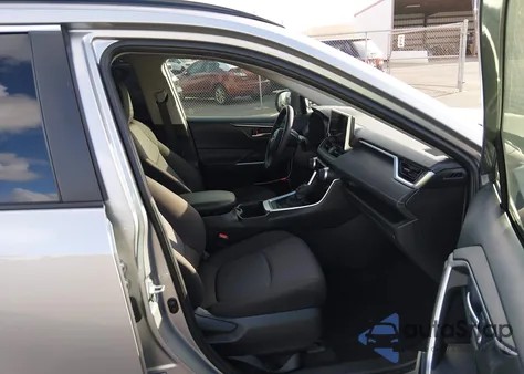 2025 Toyota Rav4 Xle z USA, uszkodzony, nr VIN JTMW1RFV2SJ032007